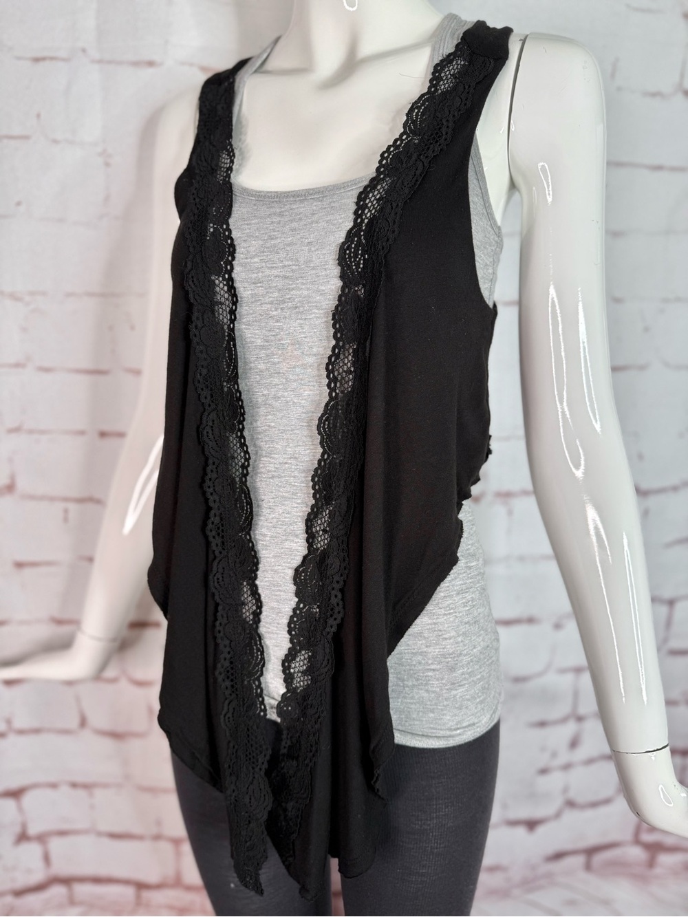 VIXEN Y2K Boho Goth Grunge Indie Festival Black Lace Edge Open Front Vest Medium